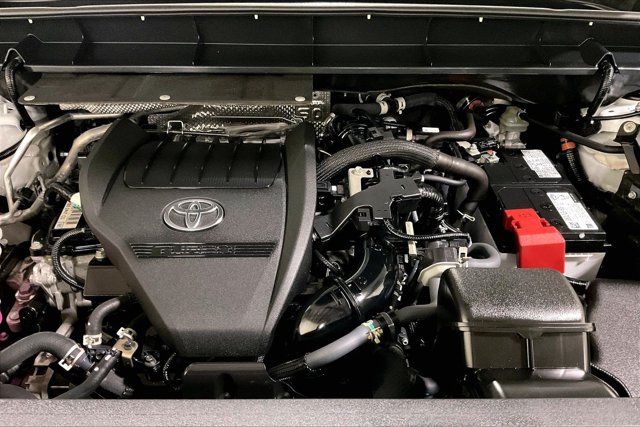 Used 2023 Toyota Highlander LE AWD/4WD image 10