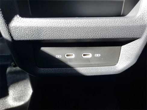 New 2026 Volkswagen Taos SE image 12