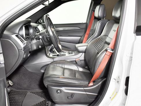 Used 2019 Jeep Grand Cherokee SRT image 33