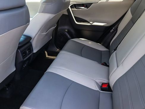 Used 2019 Toyota RAV4 Limited w/ Carpet Mat Package FWD image 20