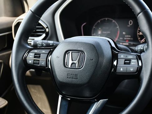 Used 2025 Honda Pilot Touring image 27