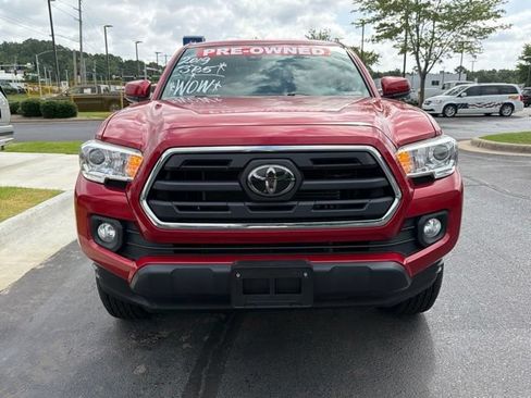 Used 2019 Toyota Tacoma SR5 AWD/4WD image 3