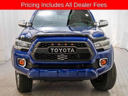 Used 2022 Toyota Tacoma Limited AWD/4WD image 2