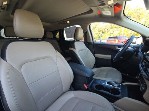 Used 2020 Ford Escape Titanium image 20