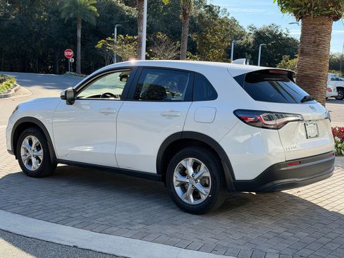 Used 2024 Honda HR-V LX image 9