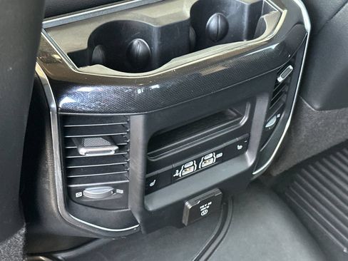 Used 2019 RAM 2500 Laramie AWD/4WD image 13