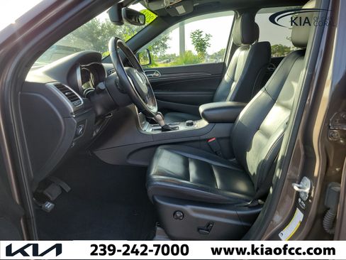 Used 2021 Jeep Grand Cherokee Limited AWD/4WD image 24