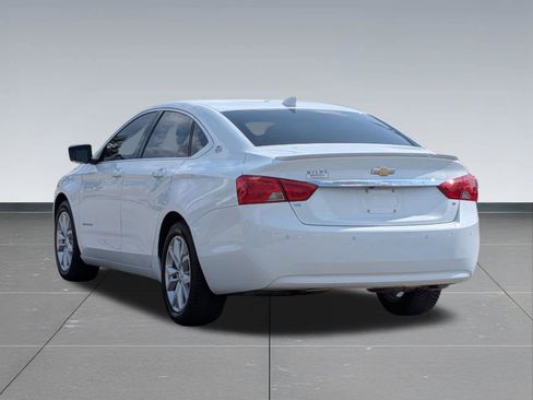 Used 2018 Chevrolet Impala LT w/ Sunroof and Spoiler Package FWD image 3