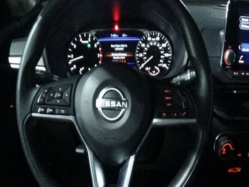 Used 2024 Nissan Altima 2.5 SV image 16