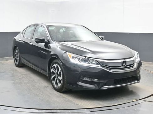 Used 2017 Honda Accord EX-L image 2