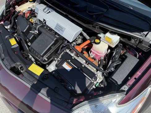 Used 2013 Toyota Prius Three image 27