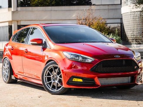 Used 2018 Ford Focus ST w/ Equipment Group 401A image 32