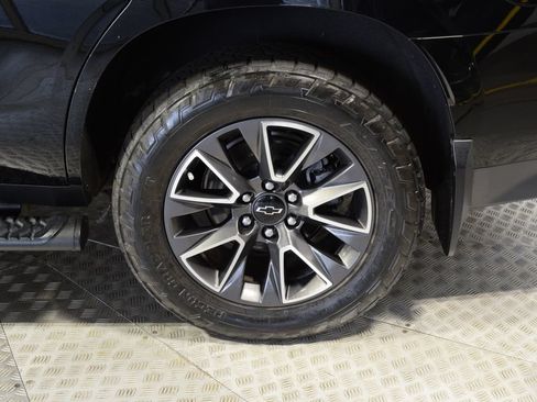 Used 2022 Chevrolet Tahoe Z71 w/ Luxury Package AWD/4WD image 37