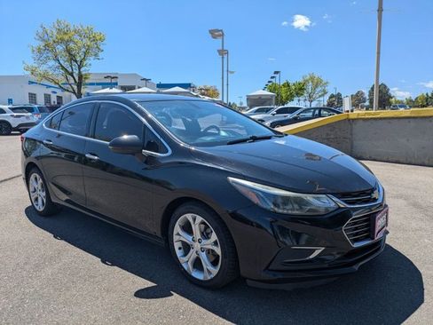Used 2017 Chevrolet Cruze Premier FWD image 3