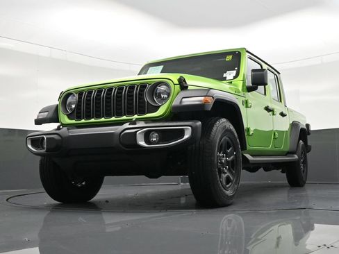 Used 2025 Jeep Gladiator Sport AWD/4WD image 30