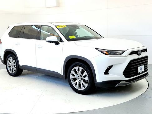 Certified 2025 Toyota Grand Highlander FWD image 7