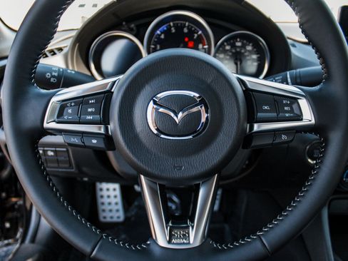 New 2026 MAZDA MX-5 Miata Club w/ Interior Package RWD image 11
