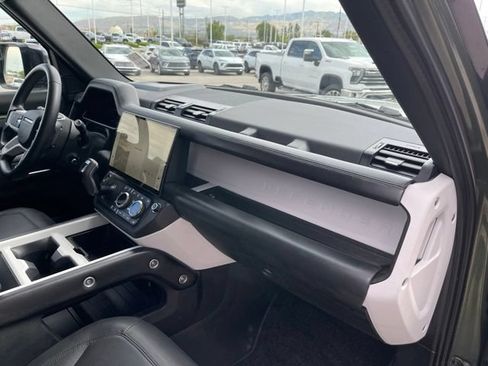 Used 2026 Land Rover Defender 130 X-Dynamic SE AWD/4WD image 19