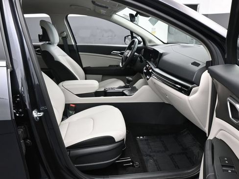 Used 2026 Kia Sportage EX FWD image 41