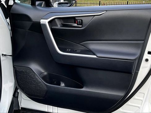 Certified 2025 Toyota RAV4 LE image 22