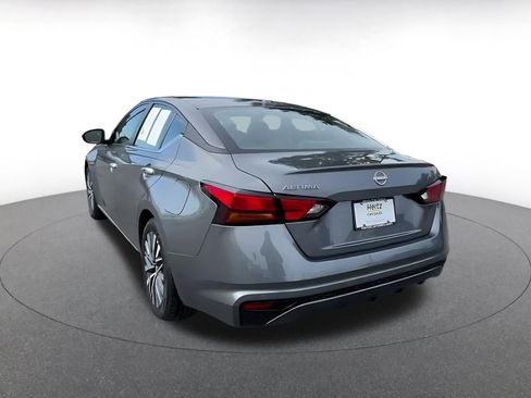 Used 2025 Nissan Altima 2.5 SV image 11