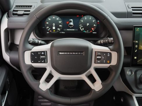Used 2026 Land Rover Defender 110 S AWD/4WD image 17