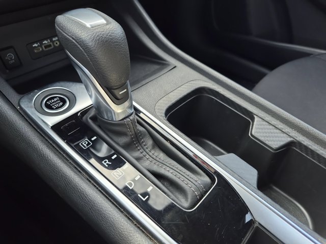 Used 2025 Nissan Sentra SV FWD image 19