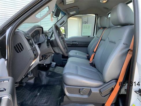 Used 2016 Ford F550 2WD Regular Cab Super Duty image 22