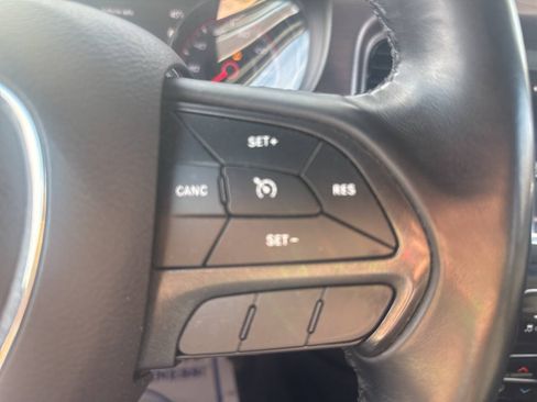 Used 2018 Dodge Charger SXT w/ Blacktop Package RWD image 27