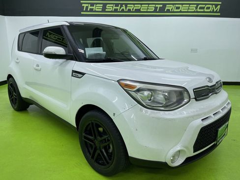 Used 2015 Kia Soul ! w/ Sun & Sound Package image 2