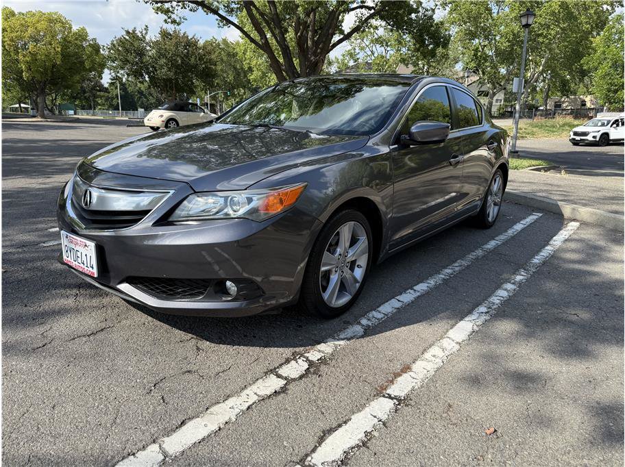 Used 2015 Acura ILX w/ Technology Package FWD image 1