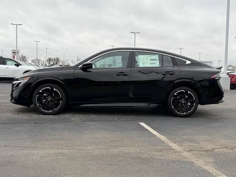 New 2026 Nissan Sentra SR w/ SR Premium Package FWD image 7