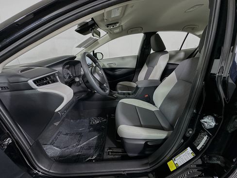 Certified 2025 Toyota Corolla LE image 12