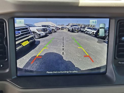 Used 2024 Ford Bronco Wildtrak image 16