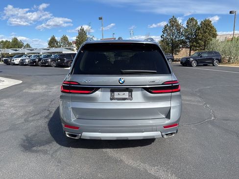 Used 2024 BMW X7 xDrive40i w/ Premium Package image 4
