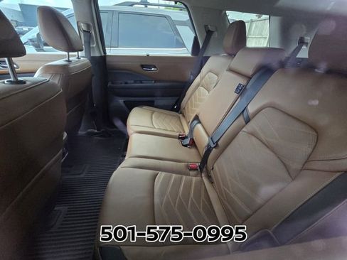 Used 2024 Nissan Pathfinder Platinum w/ Cargo Package AWD/4WD image 10