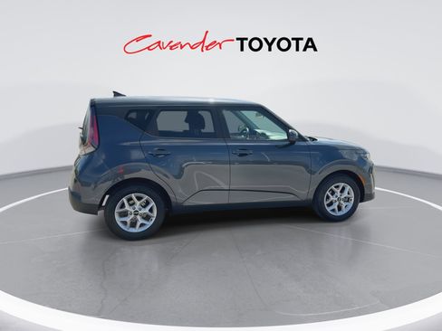 Used 2025 Kia Soul LX w/ LX Technology Package FWD image 9