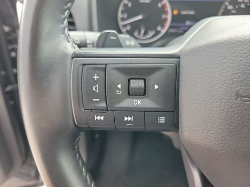 Used 2025 Nissan Rogue SV FWD image 19