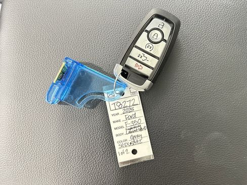 New 2025 Ford F350 Lariat w/ Lariat Ultimate Package image 33