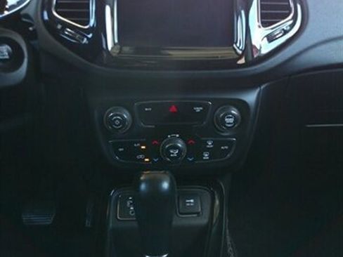 Used 2019 Jeep Compass Altitude image 36