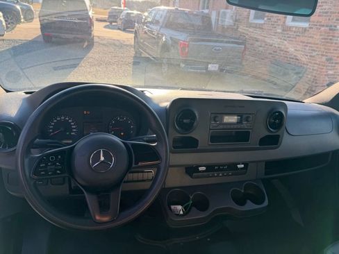 Used 2020 Mercedes-Benz Sprinter 2500 w/ Driver Convenience Package image 11