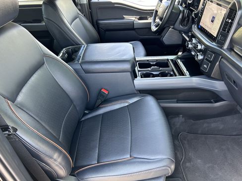 Used 2025 Ford F250 Lariat AWD/4WD image 9