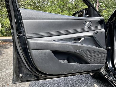 Used 2023 Hyundai Elantra SEL w/ Convenience Package FWD image 17