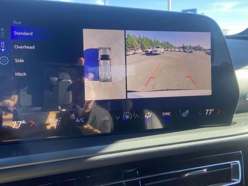 New 2026 Chevrolet Traverse LT w/ Midnight/Sport Edition image 15