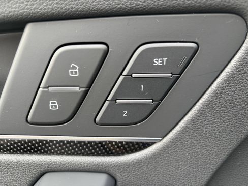 Used 2025 Audi SQ5 Premium Plus image 31