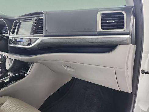 Used 2018 Toyota Highlander Limited FWD image 20