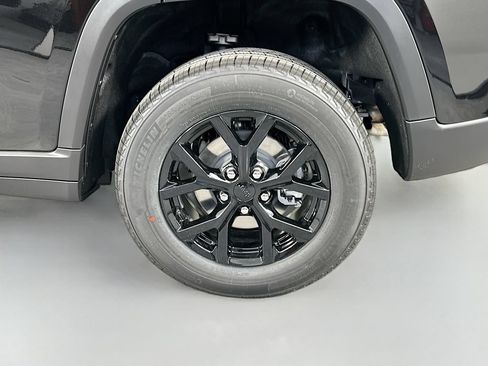 New 2026 Jeep Grand Cherokee Altitude RWD image 20