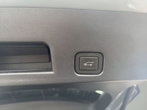 Used 2025 Buick Enclave Preferred image 17