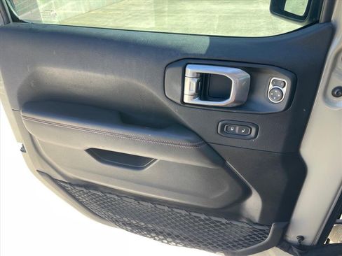 Used 2022 Jeep Gladiator Mojave w/ LED Lighting Group image 11