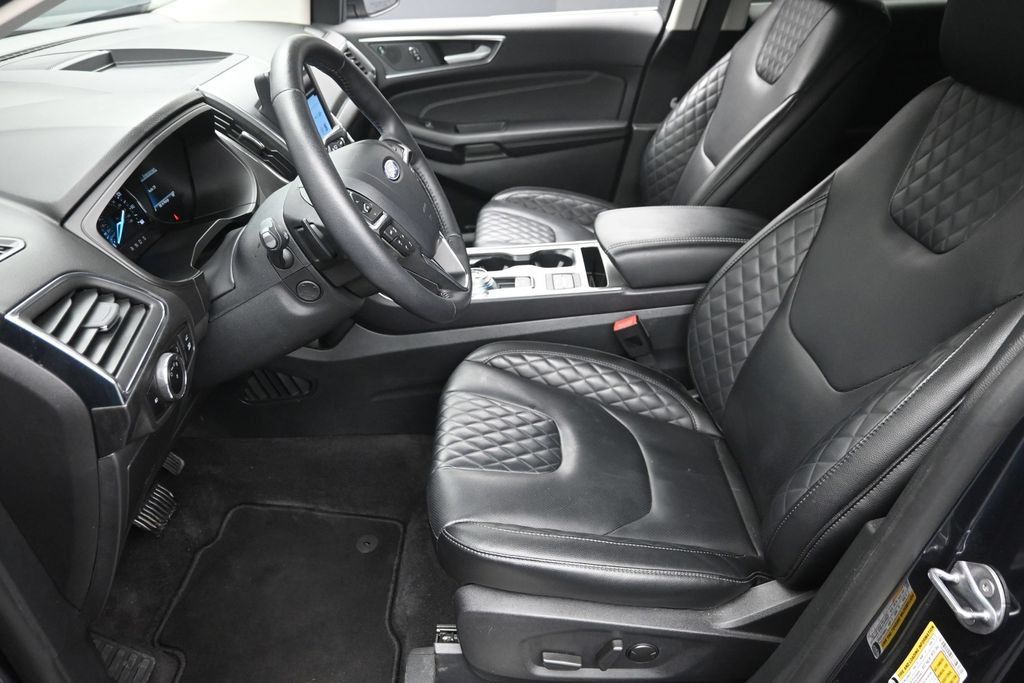 Used 2024 Ford Edge Titanium w/ Equipment Group 301A AWD/4WD image 17